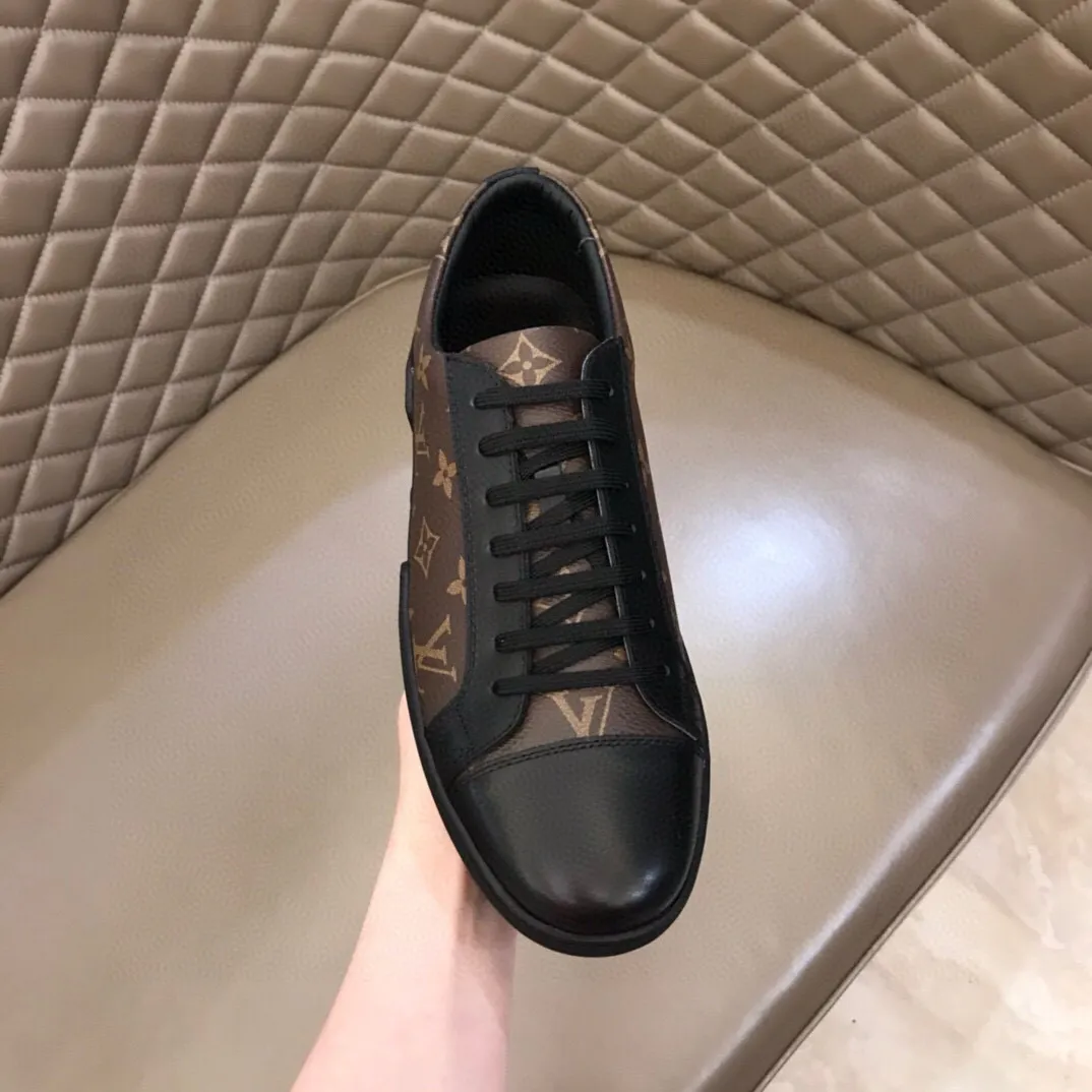 Ex-factory price: 400💰🇮🇹LV top purchasing agent🔍🔍men's🚹 counter sales simultaneously, code number: 38-44#, 🇮🇹Special printing imported from Italy with imported cowhide, all imported Yangli, 💪💪, a complete 1⃣️ to 1⃣️ replica 🇮🇹💪💪, ⚠Sole: Original sole provided by the original factory, exclusive molded sole for super comfort, ⚠Original factory follow-up goods, 🔍🔍high quality
